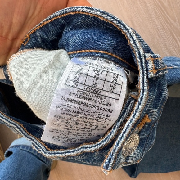 GUESS Mom Jeans 25 x 26’ blue denim womens - Picture 4 of 7